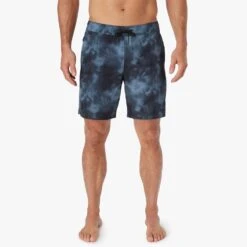 The Ozone | Grey Skies Atmosphere -Fair Harbor Clothing Shop OZL8 018 Grey Skies Atmosphere ONFIG 020 e2e9e615 138c 4f82 a160 767bc0b29b70